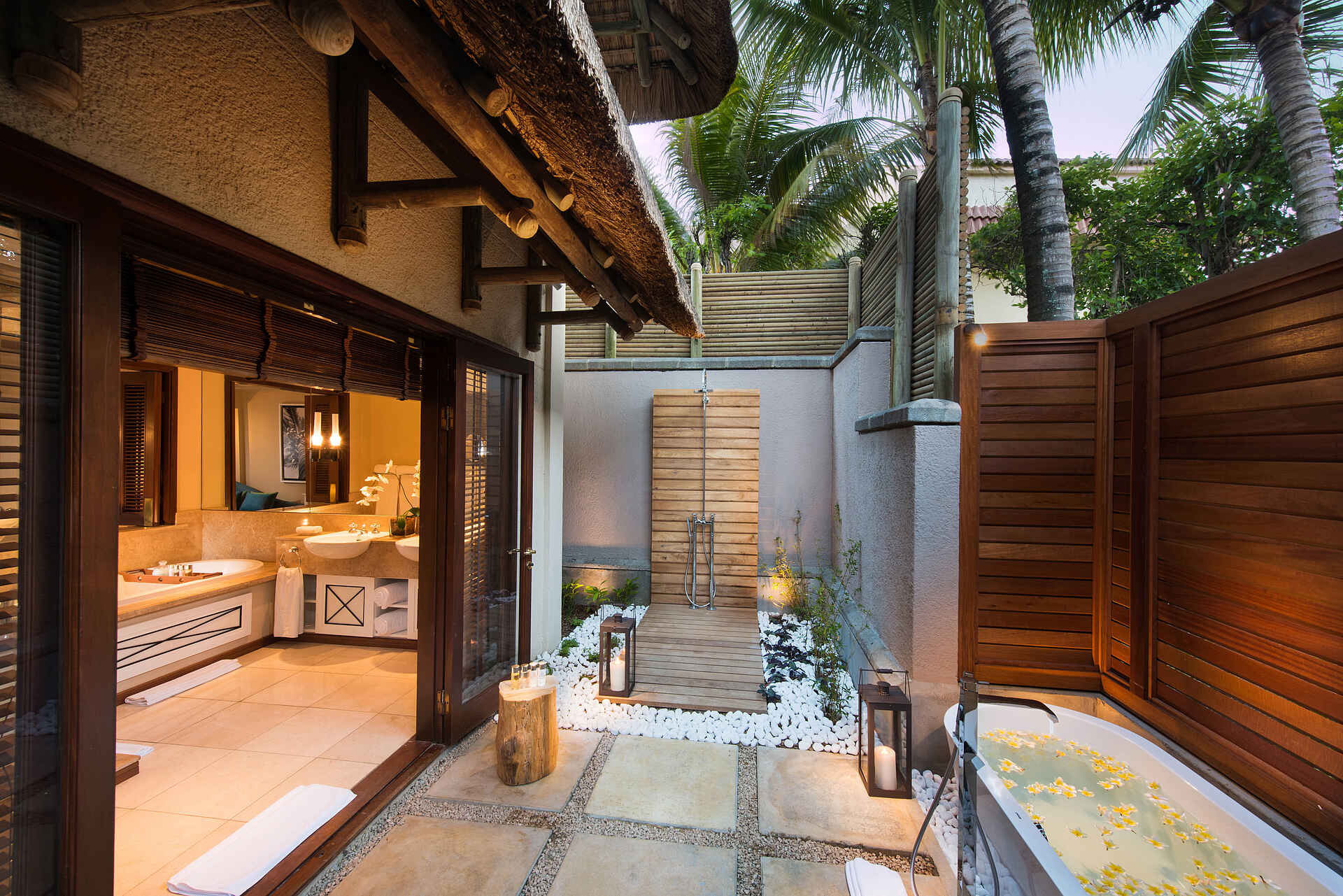 Constance Belle Mare Plage: Presidential Villa Bad