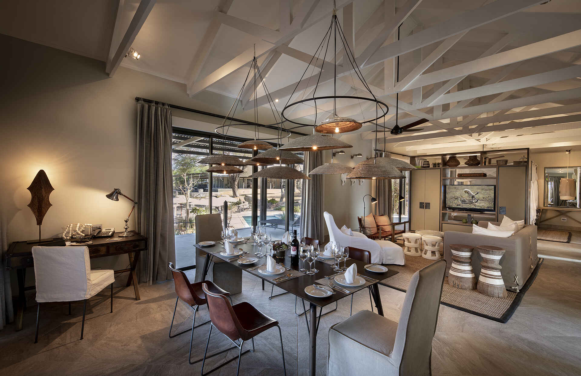 Epako Safari Lodge and Spa: Die Waterhole Suite Epako Safari Lodge and Spa: Die Waterhole Suite