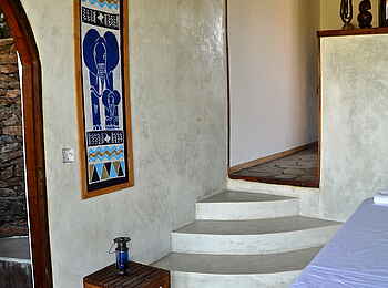 Grumeti Hills Camp: Stufen zur Dusche im Massage-Raum