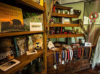 Mara Plains Camp: Der Souvenir Laden Mara Plains Camp: Der Souvenir Laden