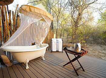 Onguma Forest Camp: Ein Außenbad