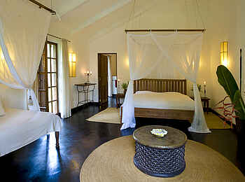 Plantation Lodge: Doppelbett mit Moskitonetz Plantation Lodge: Doppelbett mit Moskitonetz