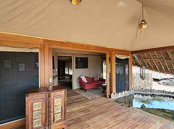 Soroi Larsens Camp: Ein Deluxe Zelt mit Plunge Pool Soroi Larsens Camp: Ein Deluxe Zelt mit Plunge Pool