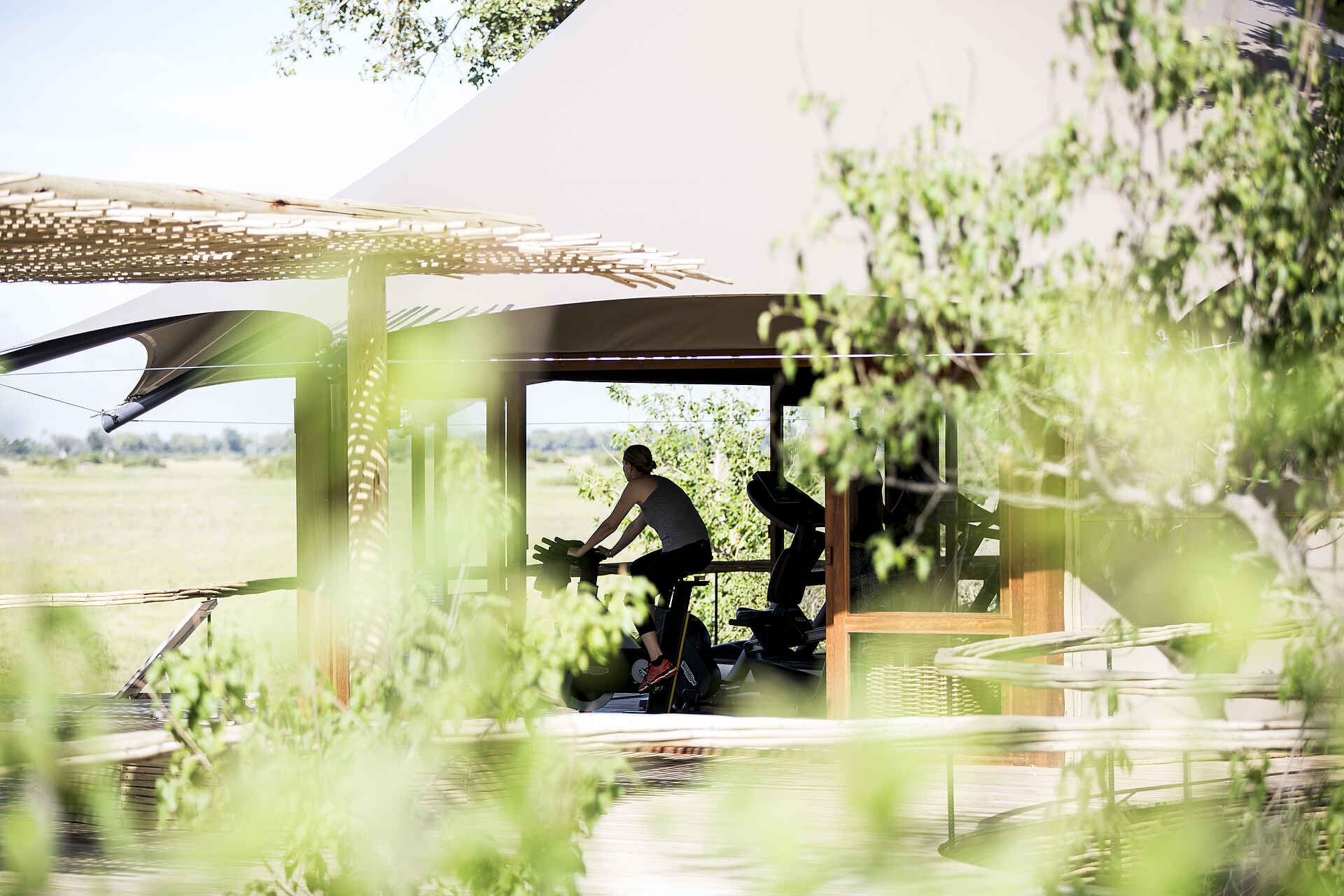 Big Five, Botswana, Luxus, Mombo Camp, Okavango, Okavango-Delta, Mombo, Fitness, Holzdeck, Spa, Sport, Wellness, Wildnis, Zelt, Afrikarma, Afrikarma Safaris, afrikarma Safaris - Wildnis. Hautnah., Afrikarma.de