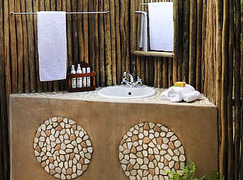 Anabezi Luxury Tented Camp: Offenes Gästebad
