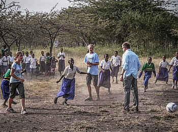 Forest Chem Chem: Besuch einer Schule Forest Chem Chem: Besuch einer Schule