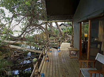 Jacana Camp: Terrasse mit Laternen Jacana Camp: Terrasse mit Laternen