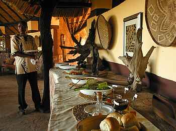 Kafunta River Lodge: Salatbuffet