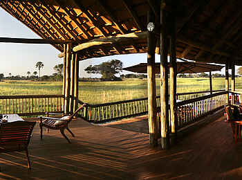 Moremi Crossing: Blick auf den Boro und die Schwemmflächen Moremi Crossing: Blick auf den Boro und die Schwemmflächen