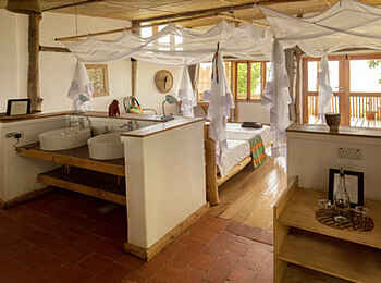 Mutanda Lake Resort: Offenes Bad im Luxury Cottage Mutanda Lake Resort: Offenes Bad im Luxury Cottage