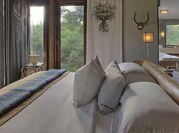 Phinda Homestead: Doppelbett im Schlafzimmer Phinda Homestead: Doppelbett im Schlafzimmer