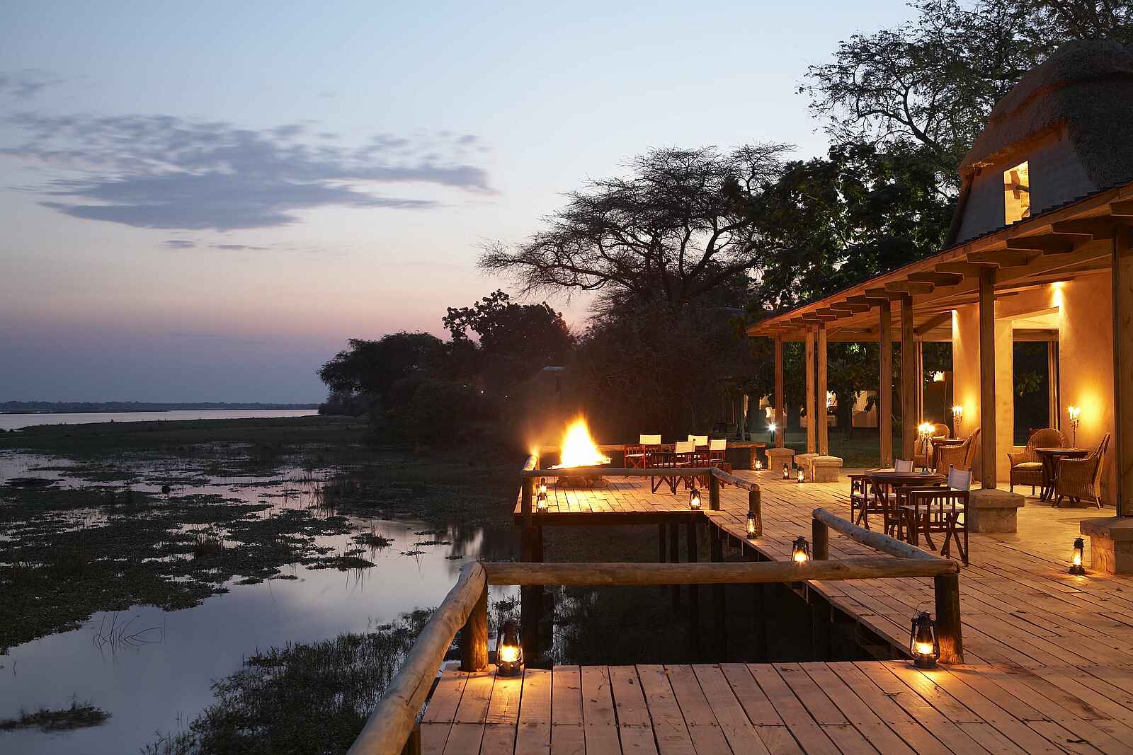 Royal Zambezi Lodge: Nacht auf der Terrasse Royal Zambezi Lodge: Nacht auf der Terrasse