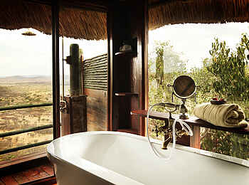Soroi Serengeti Lodge: Wanne mit Blick Soroi Serengeti Lodge: Wanne mit Blick