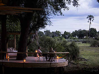 Mombo Camp: Ausblick vom Holzdeck Mombo Camp: Ausblick vom Holzdeck