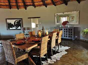 Amalinda Lodge: Home Stead Essbereich