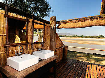 Chamilandu Bushcamp: Waschtische Chamilandu Bushcamp: Waschtische