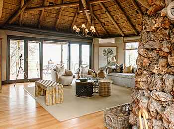 Horizon by Ongava: Blick in die Lounge