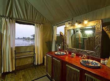 Jacana Camp: Badezimmer mit Waschtisch Jacana Camp: Badezimmer mit Waschtisch