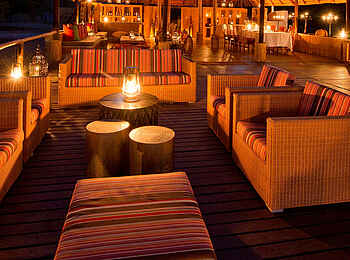 Kapamba Bushcamp: Abendliche Lounge Kapamba Bushcamp: Abendliche Lounge