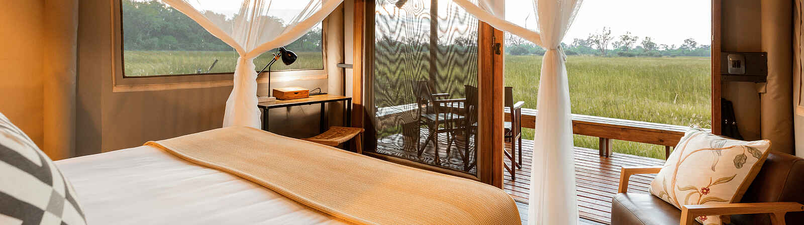 Little Sable Camp: Blick vom Schlafzimmer auf die Veranda Little Sable Camp: Blick vom Schlafzimmer auf die Veranda