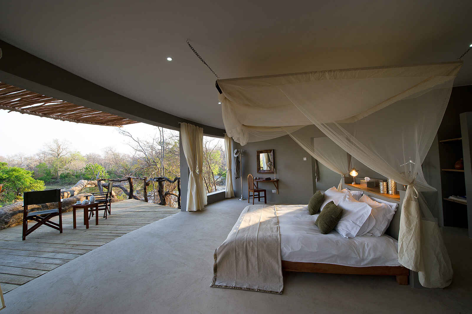 Mkulumadzi Lodge: Schlafraum mit Blick Mkulumadzi Lodge: Schlafraum mit Blick