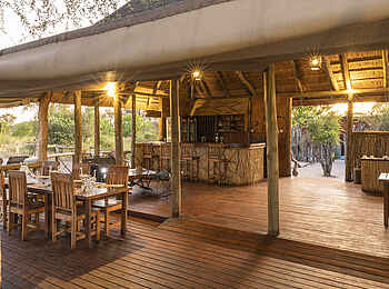 Mogogelo Camp: Bar im Zentralbereich Mogogelo Camp: Bar im Zentralbereich