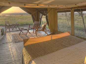 Olakira Migration Camp: Guest Tent Sonnenaufgang