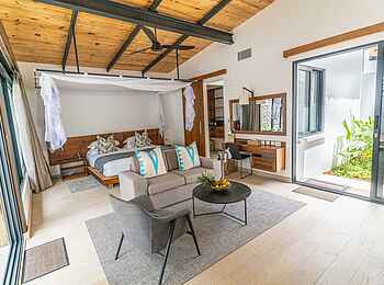 The Retreat Hotel: Luxury Pool Villa Blick hinein The Retreat Hotel: Luxury Pool Villa Blick hinein