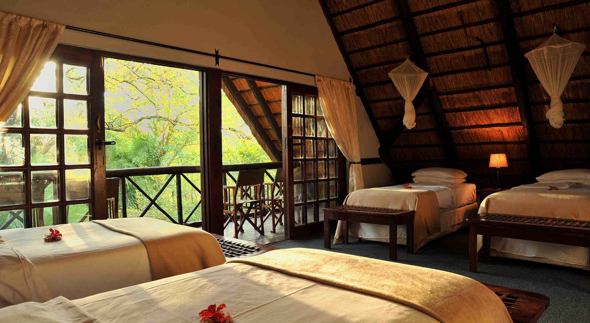 Livingstone, Safaris par Excellence, Sambezi, Swimming Pool, Viktoriafälle, Waterfront Lodge, Zeltdorf, Familienzimmer, The Zambezi Waterfront, Afrikarma, Afrikarma Safaris, Afrikarma.de