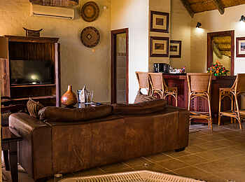 David Livingstone Safari Lodge: Jaccuzzi im Zimmer David Livingstone Safari Lodge: Jaccuzzi im Zimmer