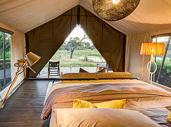 Gomoti Plains Camp: Gästezelt Schlafbereich mit Blick