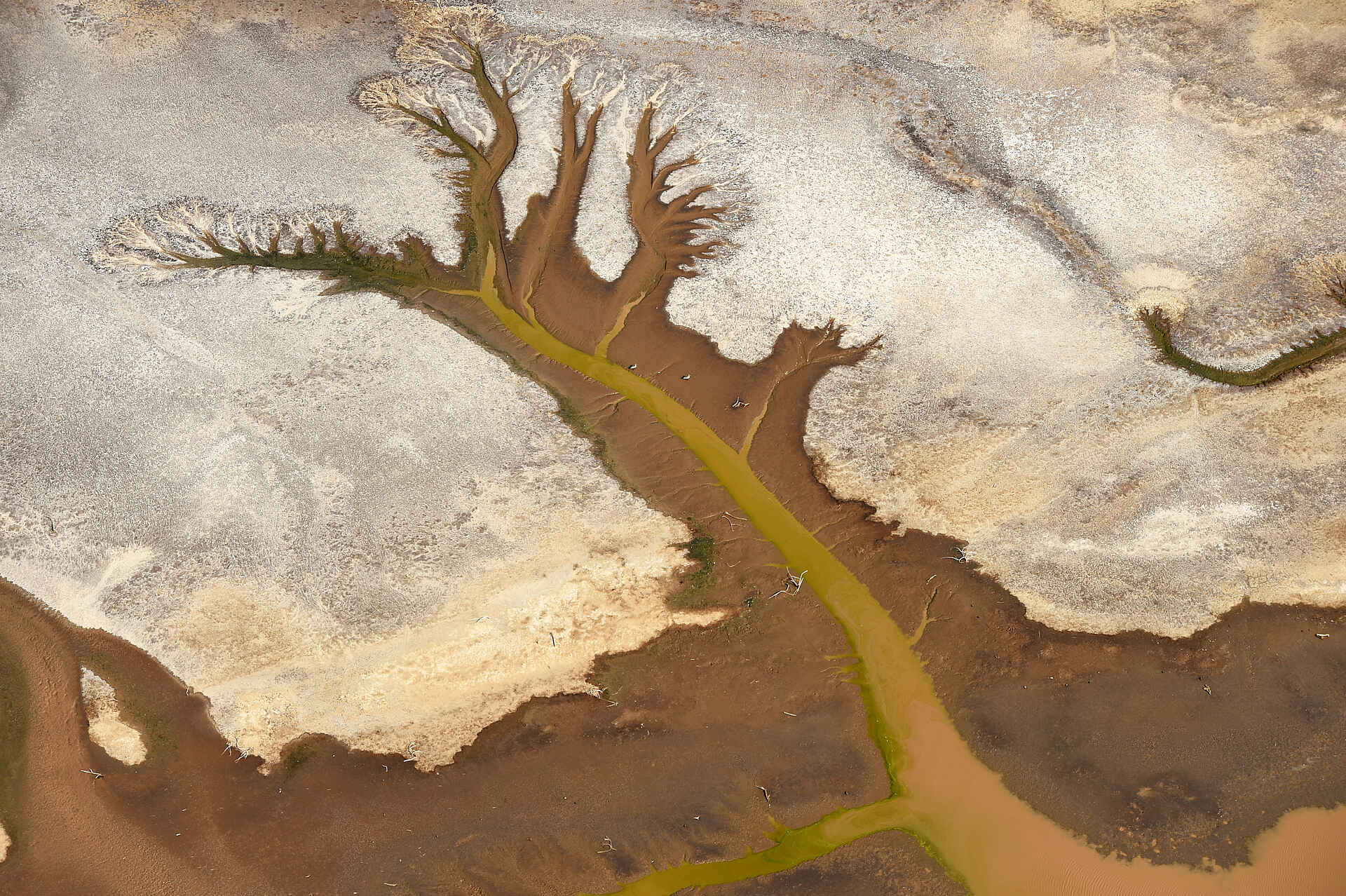 Koros Camp: Künstlerische anmutende Landschaft aus der Luft Koros Camp: Künstlerische anmutende Landschaft aus der Luft