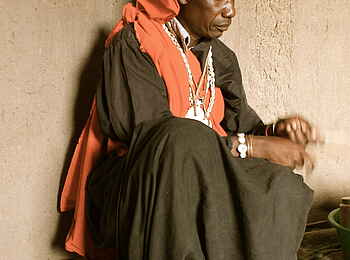 Legendary Mwiba Lodge: Sukuma-Mann Legendary Mwiba Lodge: Sukuma-Mann