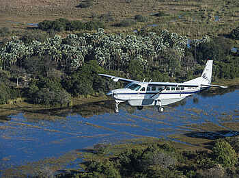 Mombo Camp: Luftaufnahme Flugzeug über dem Delta Mombo Camp: Luftaufnahme Flugzeug über dem Delta