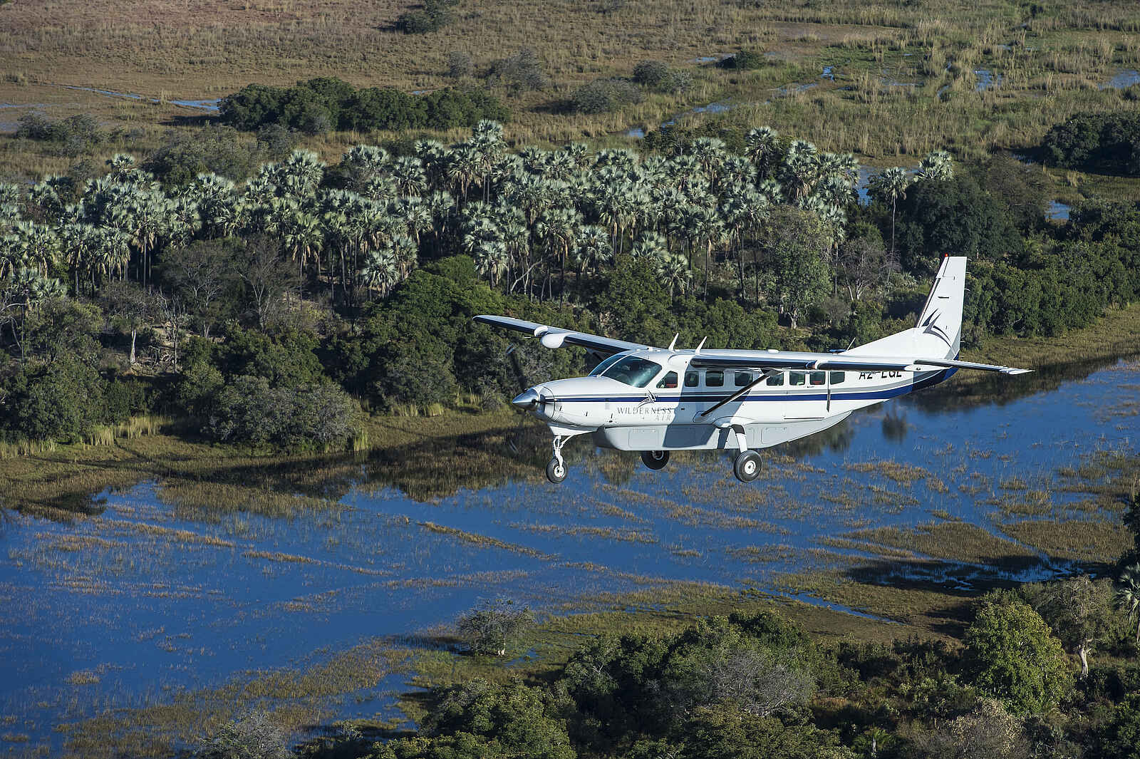 Mombo Camp: Luftaufnahme Flugzeug über dem Delta Mombo Camp: Luftaufnahme Flugzeug über dem Delta