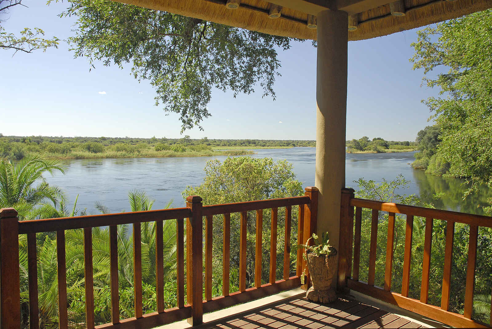 Divava Okavango Lodge and Spa: Der Blick vom Lounge Deck Divava Okavango Lodge and Spa: Der Blick vom Lounge Deck