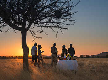 Horizon by Ongava: Sundowner auf Pirschfahrt