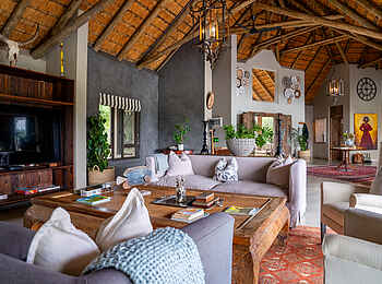 Siviti Timbavati Plains Lodge: Die Lounge in der Lobby Siviti Timbavati Plains Lodge: Die Lounge in der Lobby