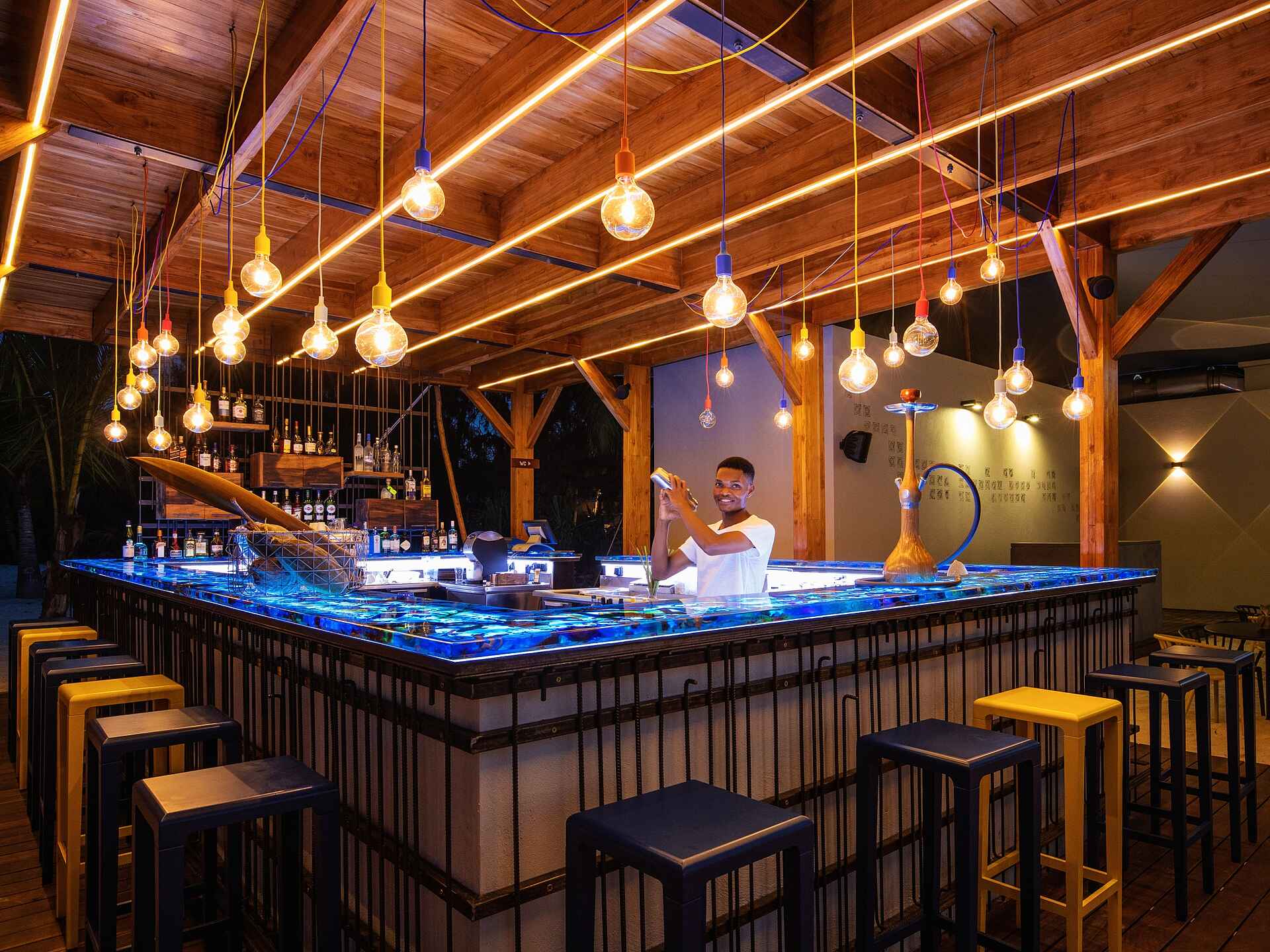 Zuri Zanzibar: Abendstimmung an der Bar