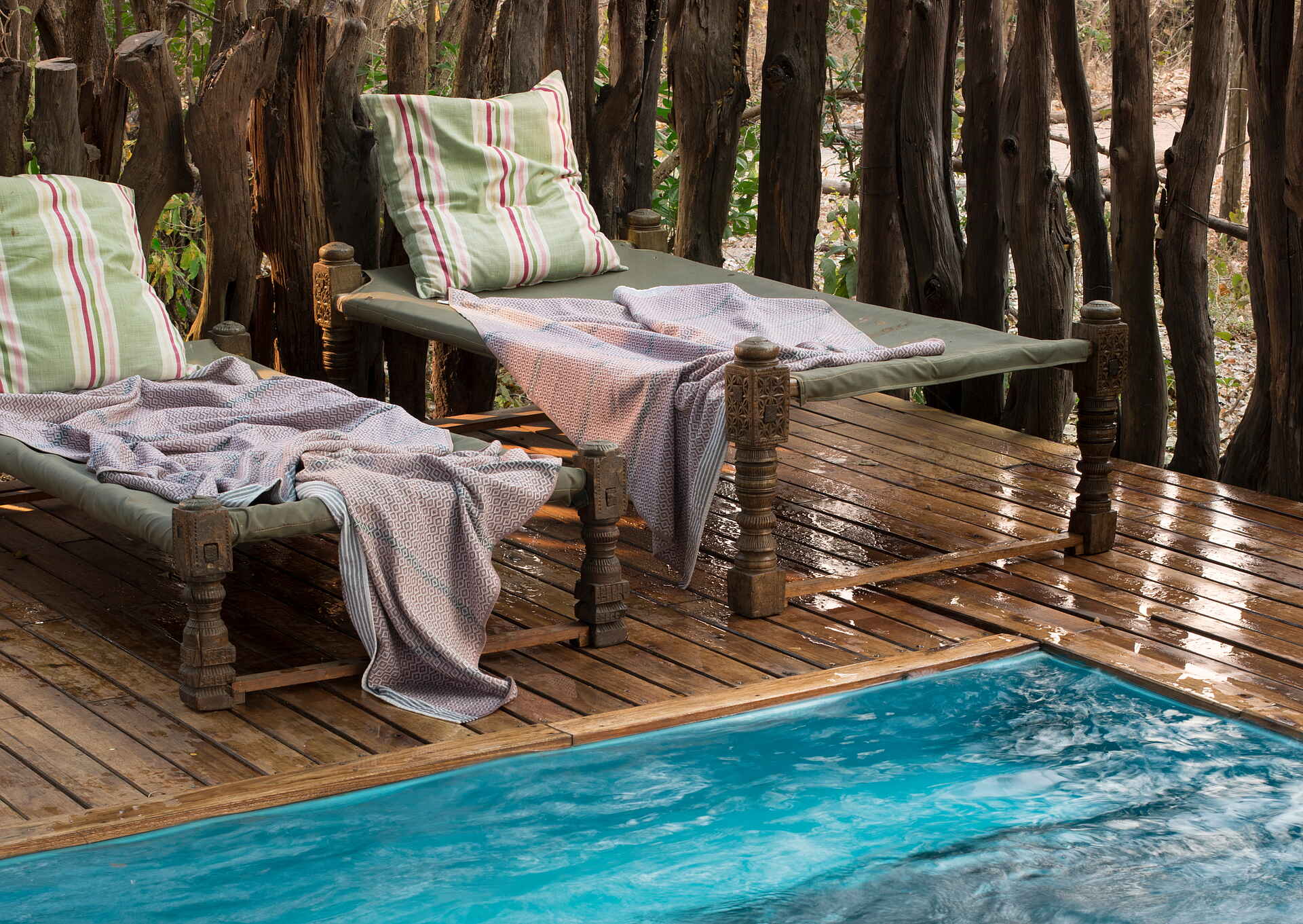 Kanga Expeditions: Am Pool