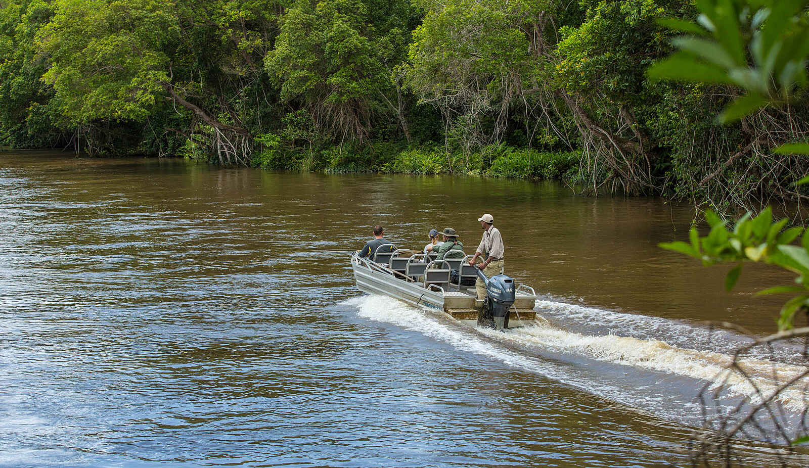 Mboko Camp: Safari im Motorboot Mboko Camp: Safari im Motorboot