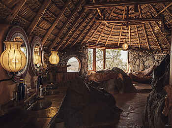 Ol Malo: Spiegeltisch