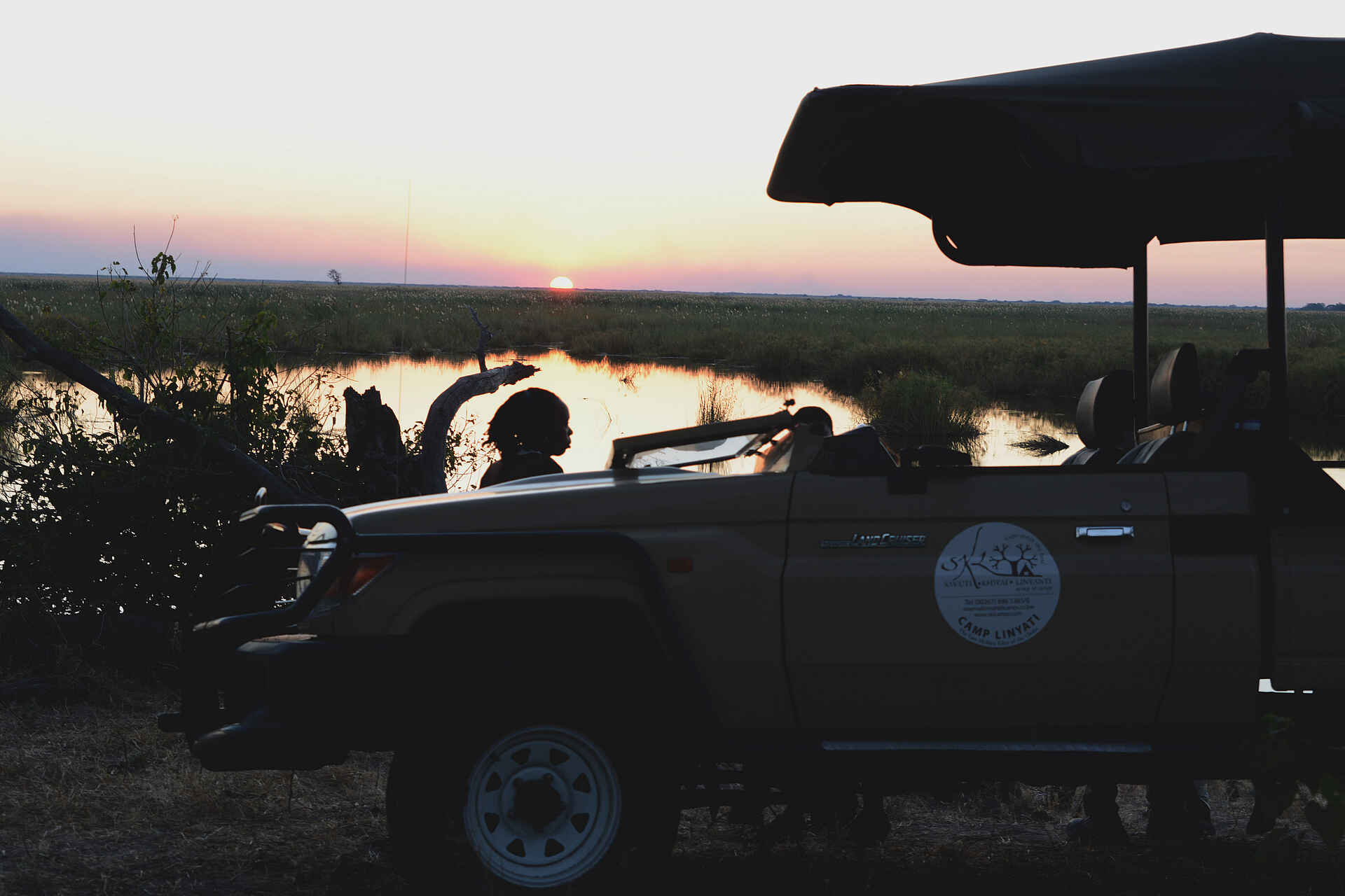 Camp Linyanti, Chobe National Park, Footsteps in Africa, Linyanti-Sümpfe, Aktivitäten, Game Drives, Sundowner, Sunset, Afrikarma, Afrikarma Safaris, Afrikarma Safaris - Wildnis. Hautnah., Afrikarma.de