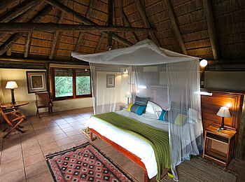 Lianshulu Lodge: Doppelbett Lianshulu Lodge: Doppelbett