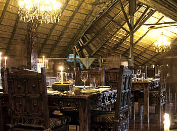 Soroi Serengeti Lodge: Dinner im Restaurant Soroi Serengeti Lodge: Dinner im Restaurant