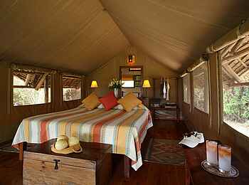 Tortilis Camp: Gästezelt mit Doppelbett Tortilis Camp: Gästezelt mit Doppelbett