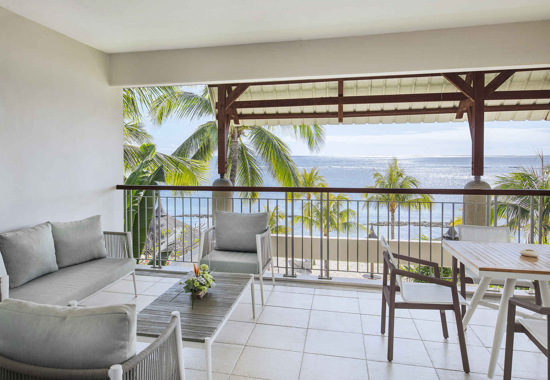 Victoria Beachcomber Resort and Spa: Family Apartment Terrasse Victoria Beachcomber Resort and Spa: Family Apartment Terrasse