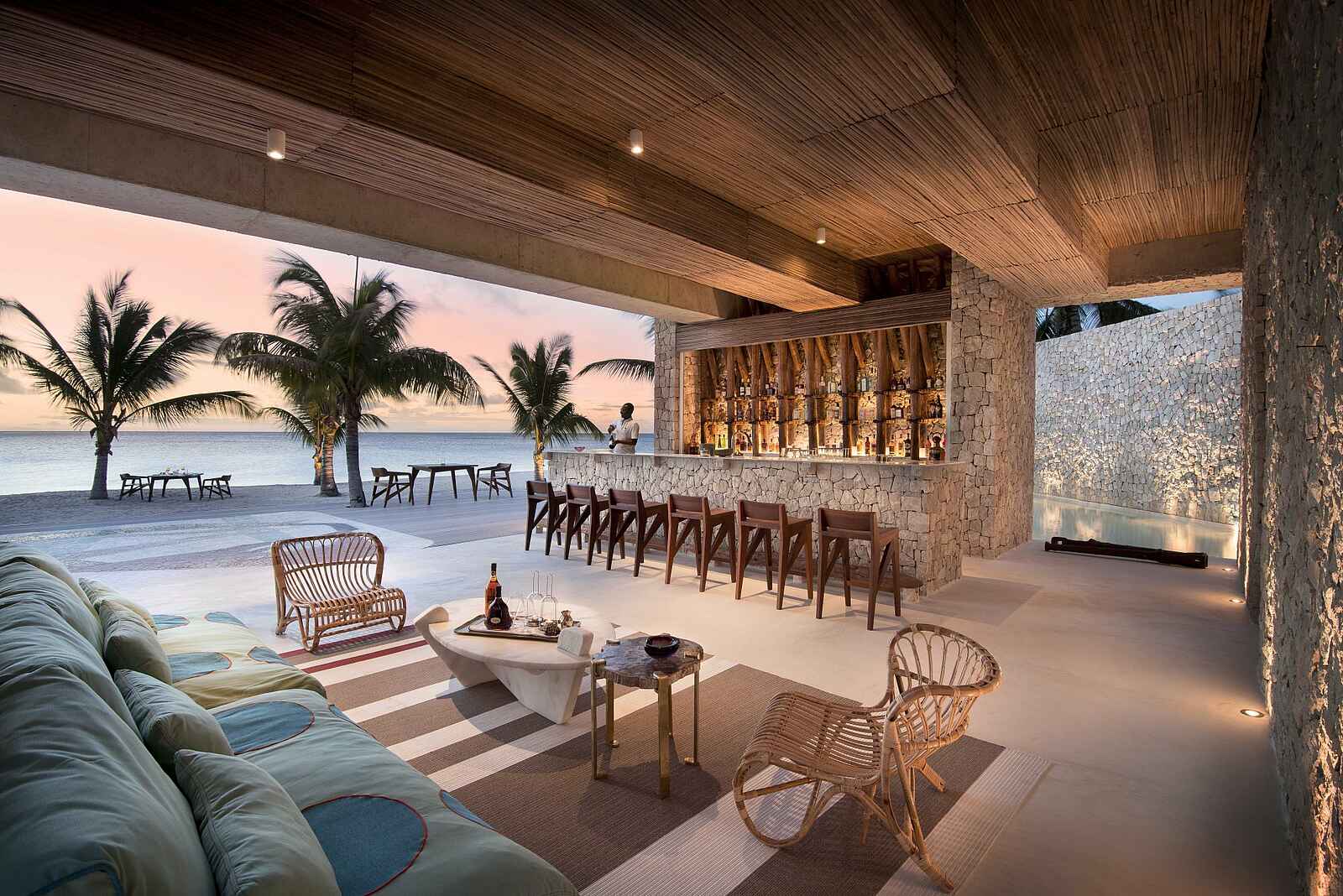 Time + Tide Miavana: Bargebäude Time + Tide Miavana: Bargebäude