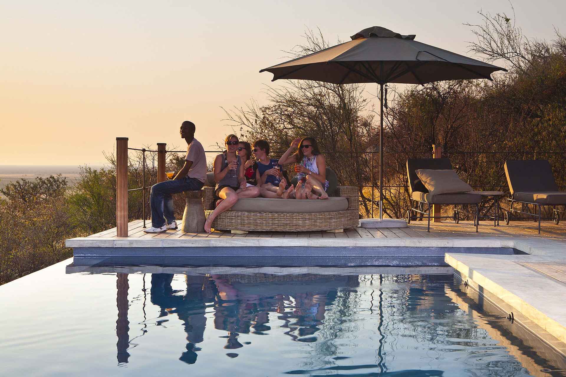 Dolomite Camp, Etosha Pan, Etosha-Nationalpark, Etoshapfanne, Infinity Pool, Namibia Wildlife Resorts, NWR, Reflecting Pool, Swimming Pool, Terrasse, Afrikarma, Afrikarma Safaris, Afrikarma.de