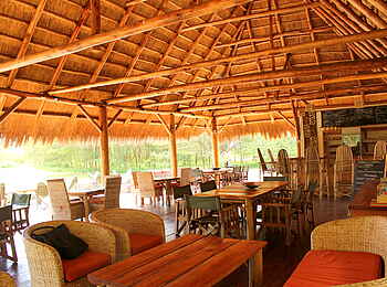 Enjojo Lodge: Lounge und Bar